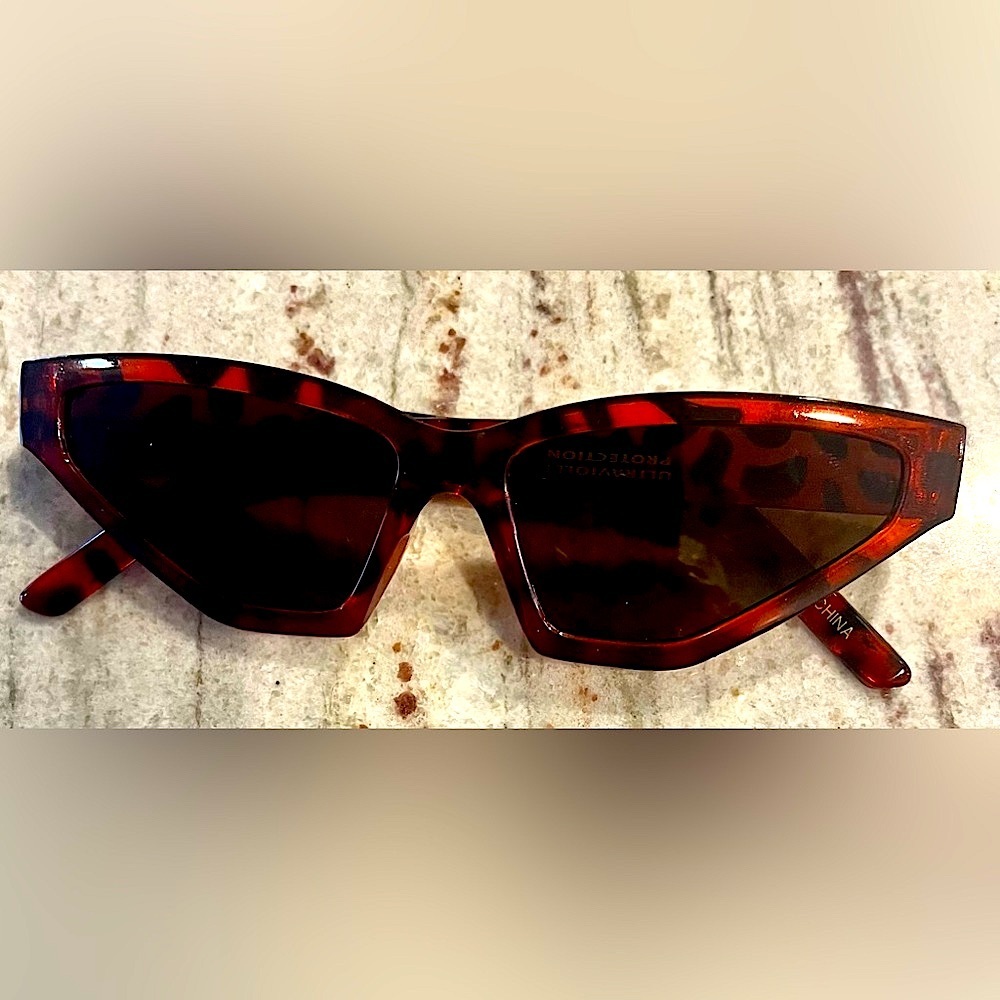 Millennial tortoise Sunglass 1980s funky unique FAUX NEW UNISEX UV VTG Sunnies